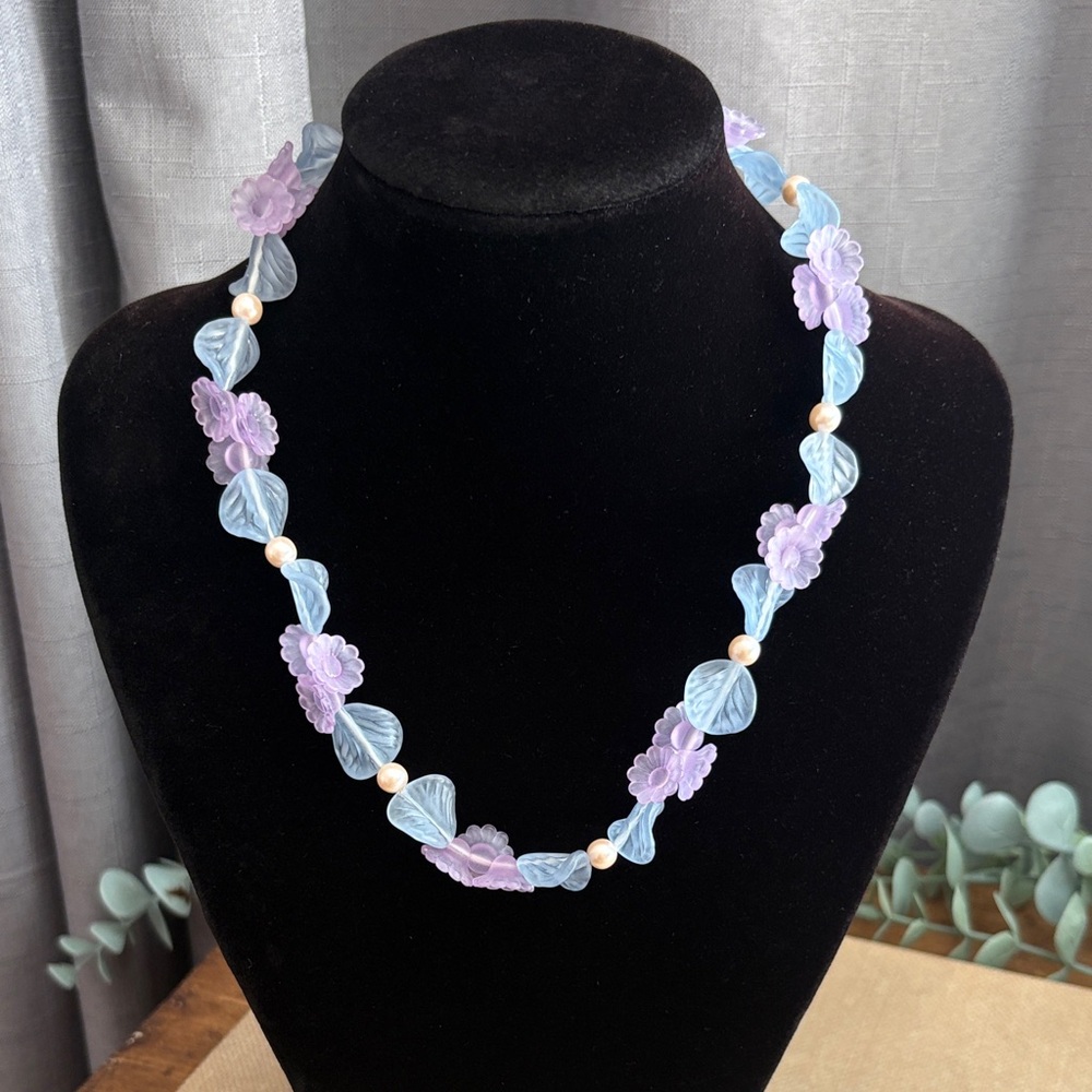 Vintage Avon 80s Jardinia Pastel Floral Necklace Cottagecore Retired NIB 160 - Picture 1 of 16